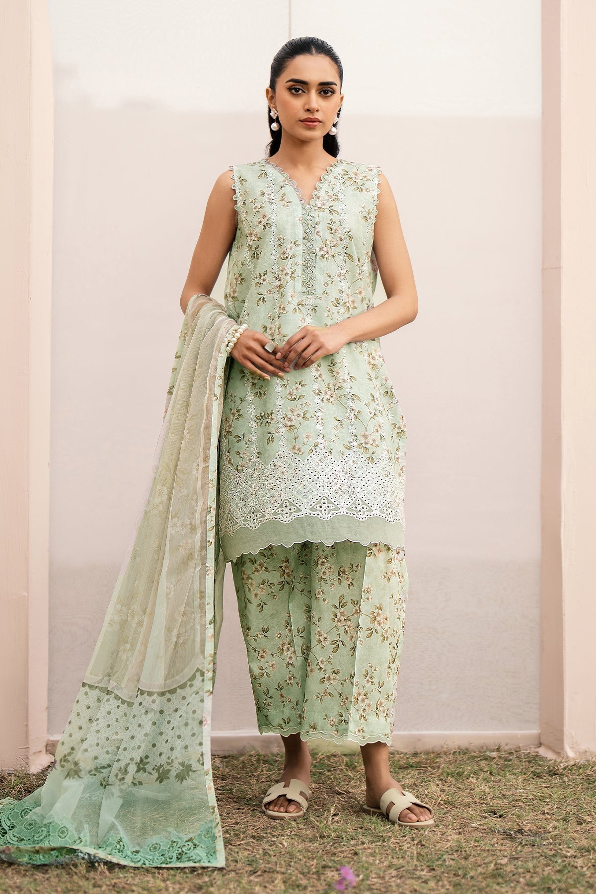 BAROQUE | EMBROIDERED PRINTED LAWN UF-609