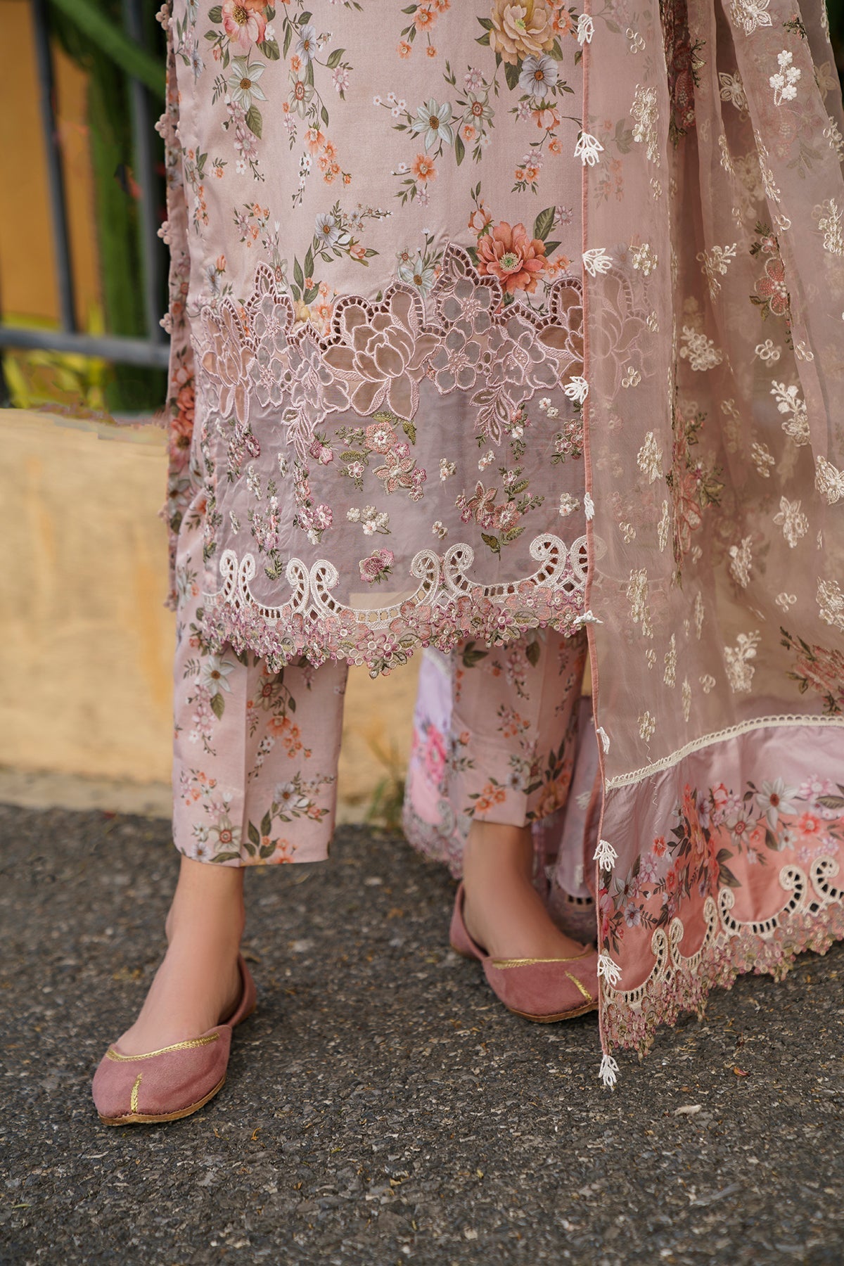 BAROQUE | EMBROIDERED LAWN UF-585