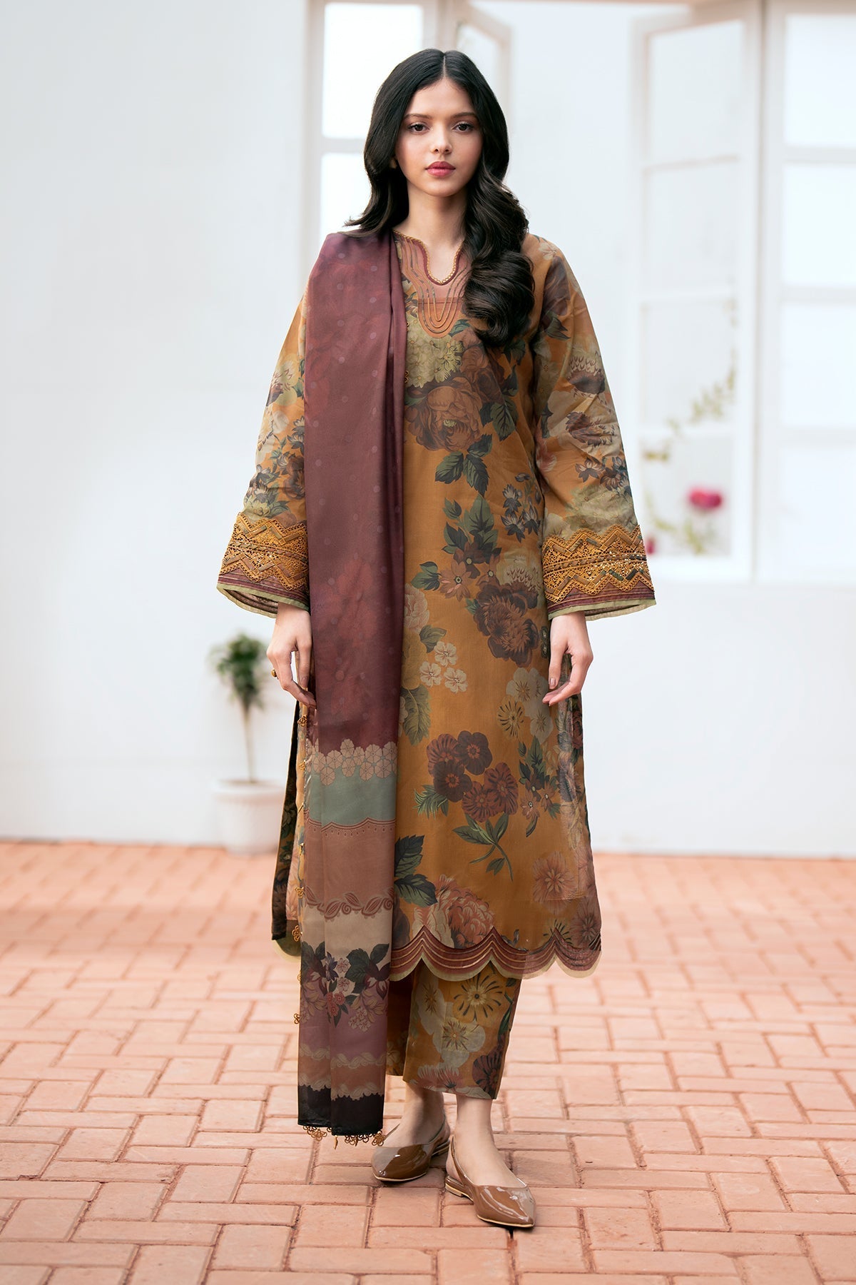 BAROQUE | EMBROIDERED LAWN UF-530