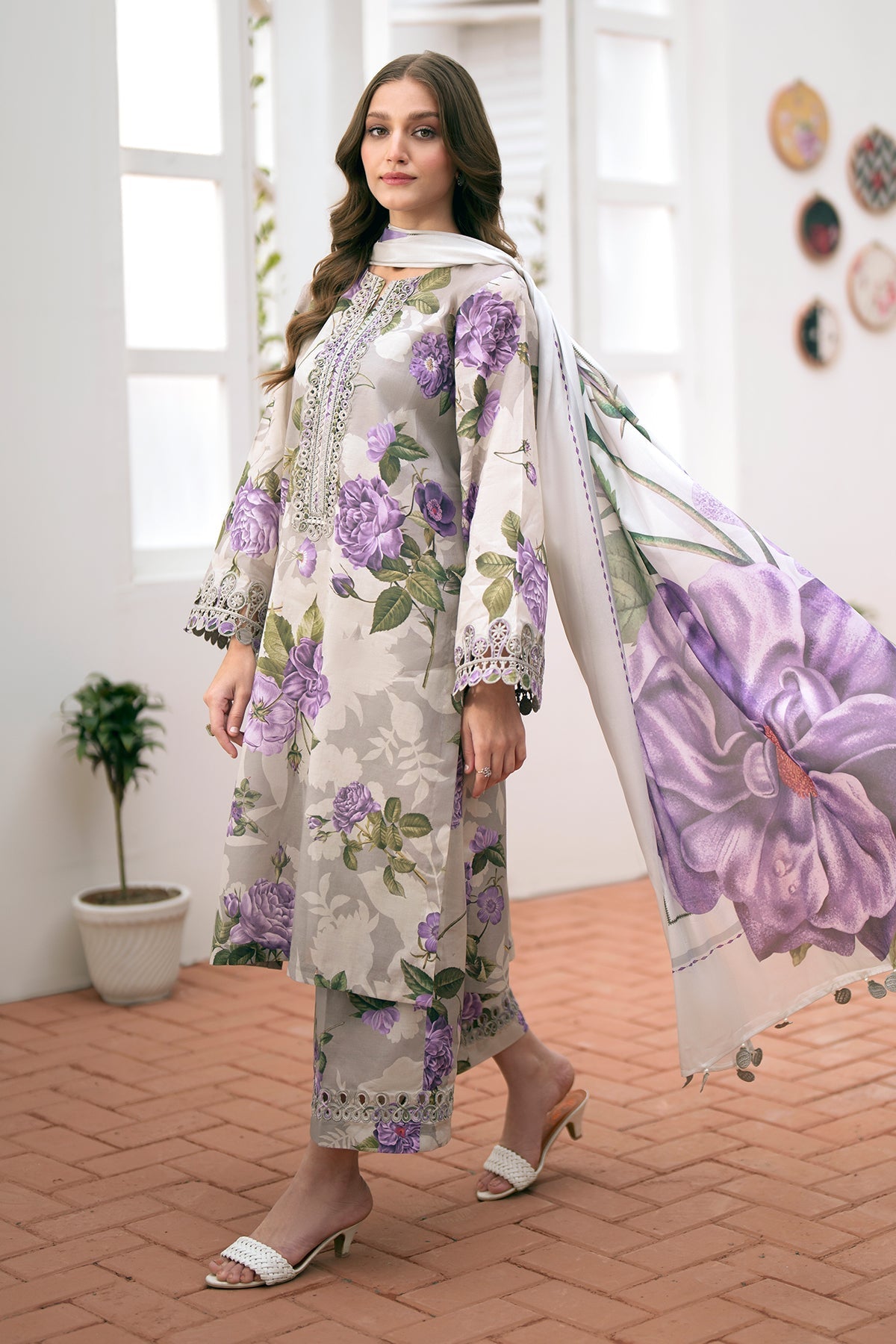 BAROQUE | EMBROIDERED LAWN UF-531