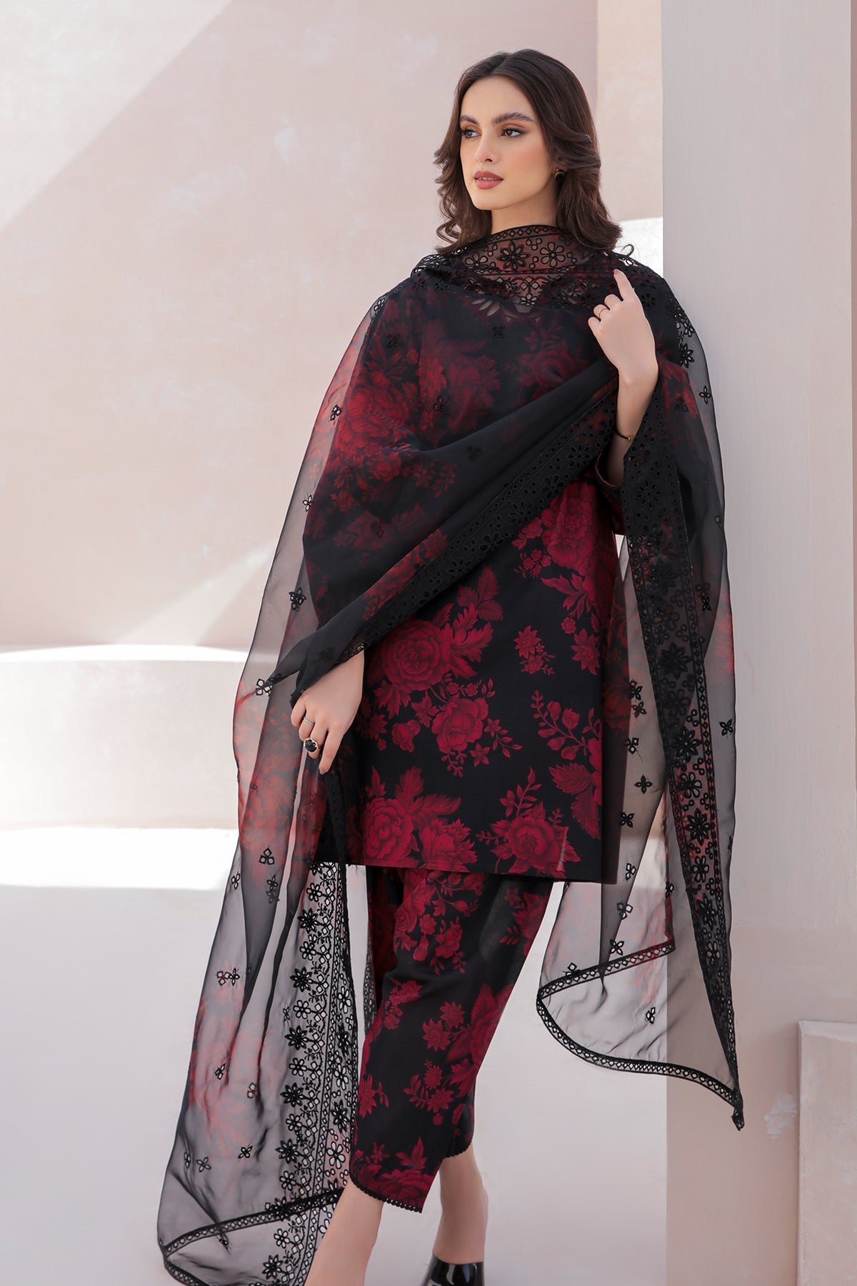 BAROQUE | EMBROIDERED LAWN UF-327