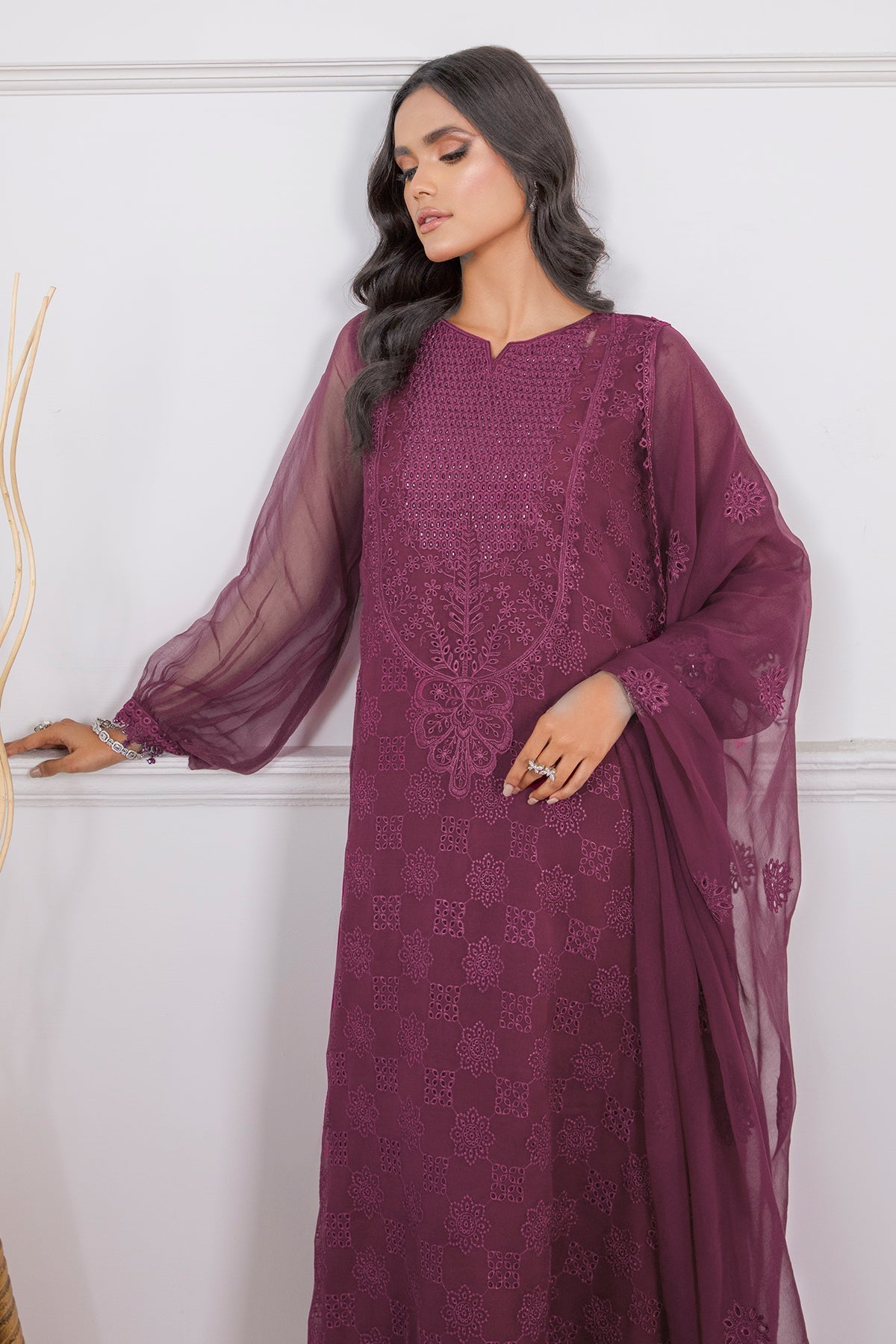 BAROQUE | EMBROIDERED SCHIFFLI CHIFFON UF-337