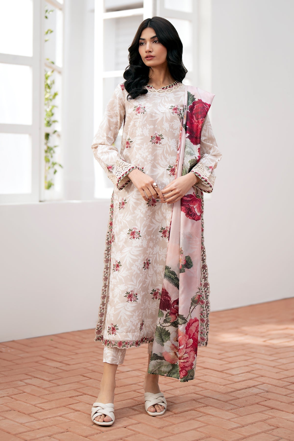 BAROQUE | EMBROIDERED LAWN UF-535