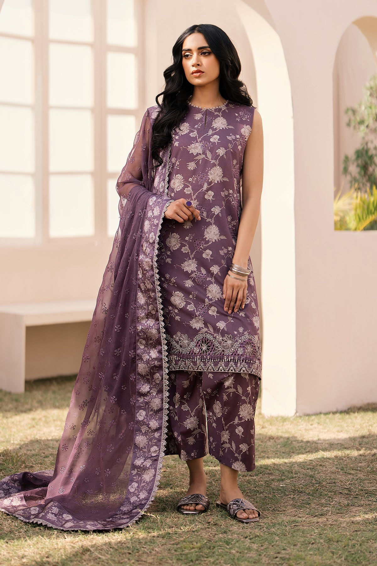 BAROQUE | EMBROIDERED PRINTED LAWN UF-598