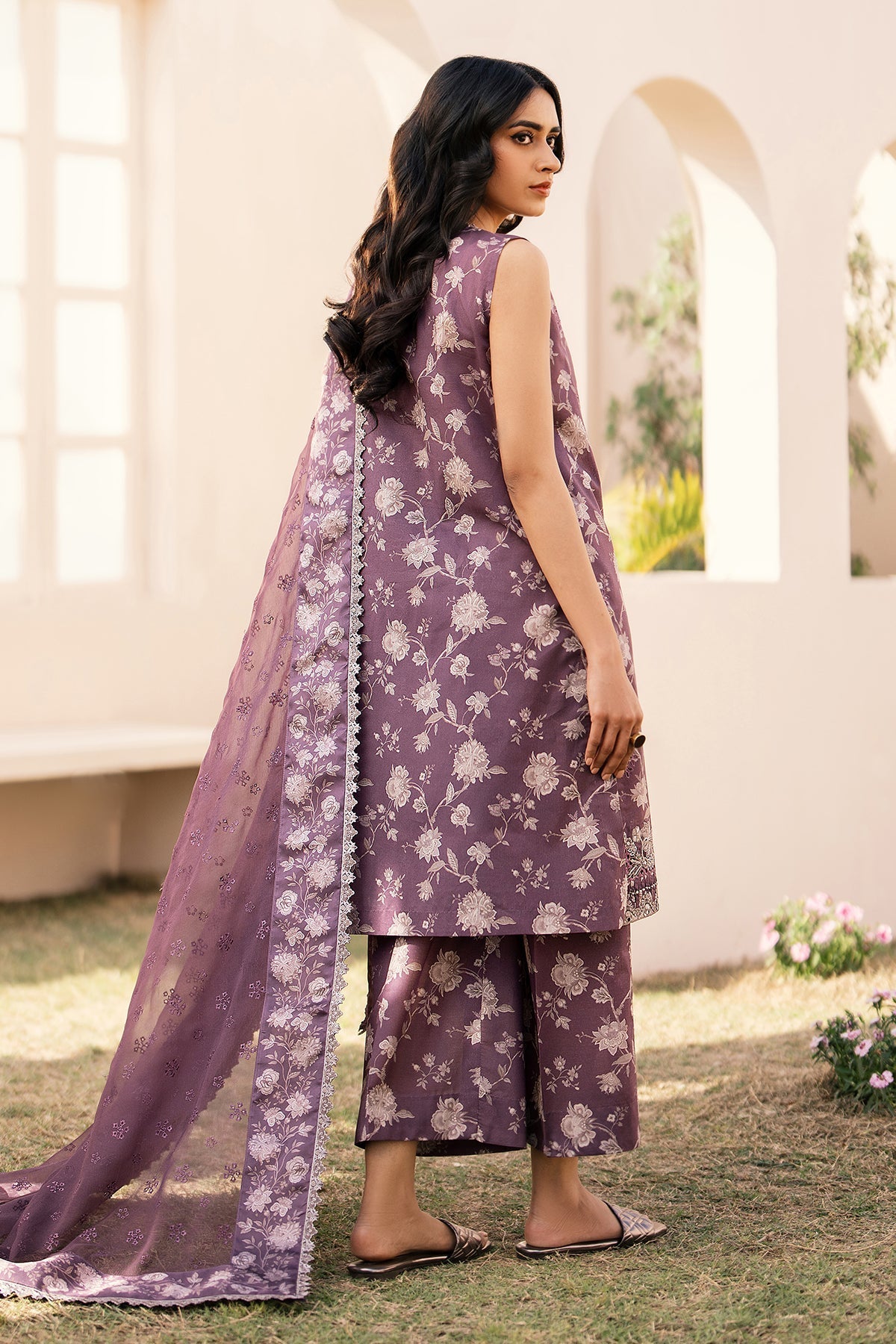 BAROQUE | EMBROIDERED PRINTED LAWN UF-598