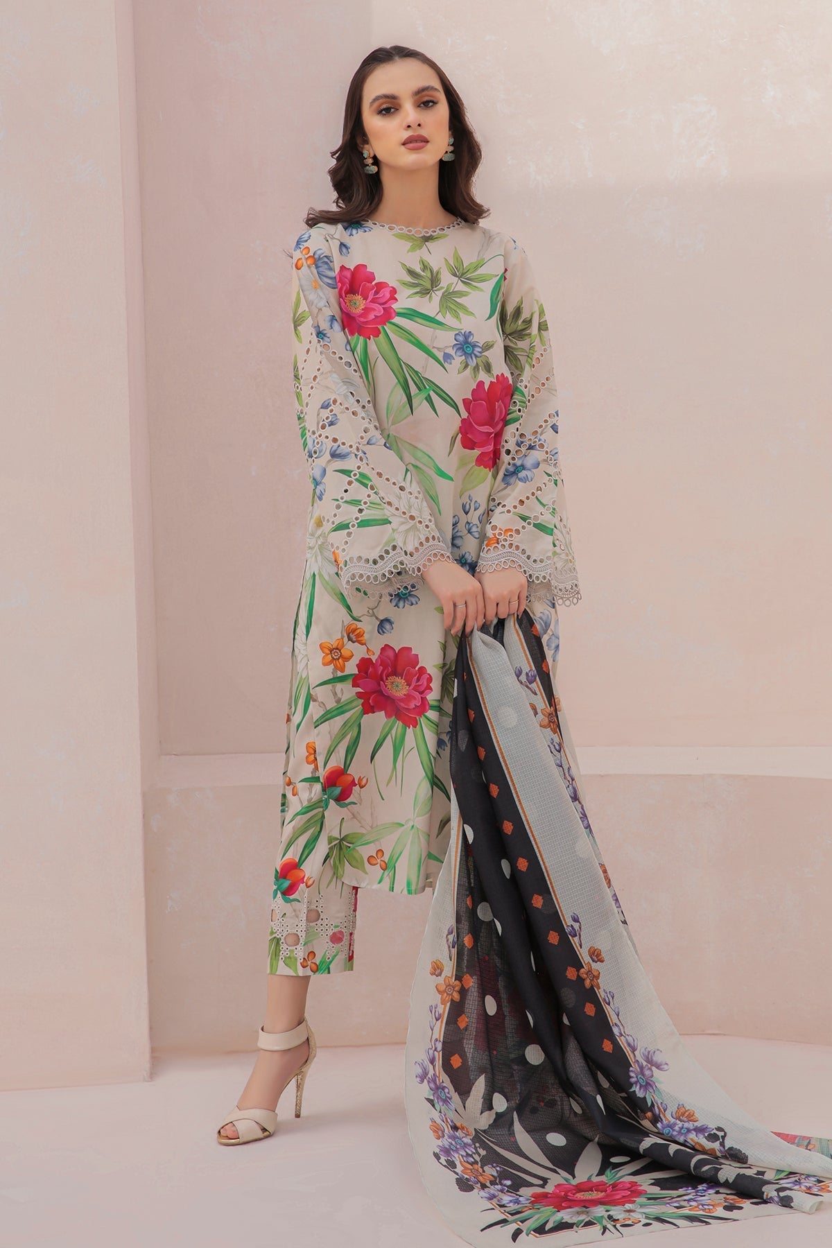 BAROQUE | EMBROIDERED LAWN UF-332