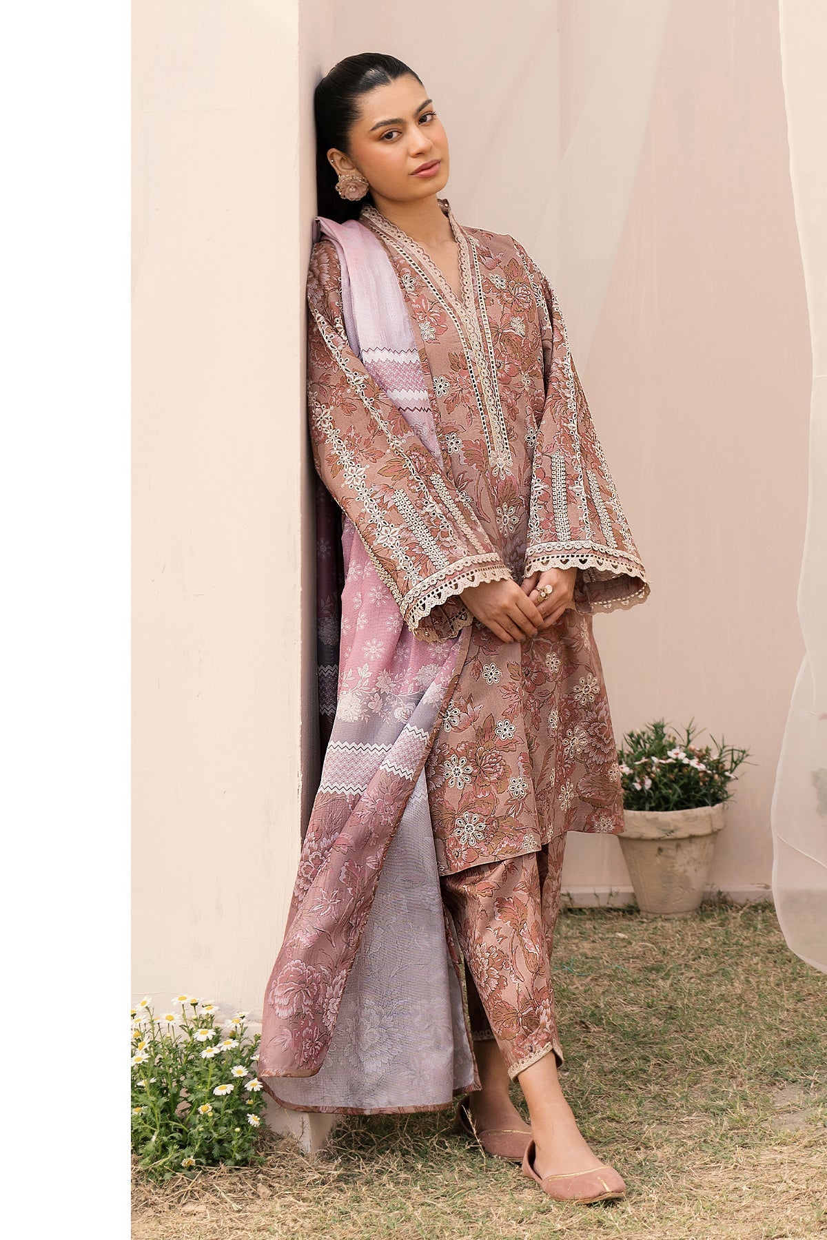 BAROQUE | EMBROIDERED PRINTED LAWN UF-602