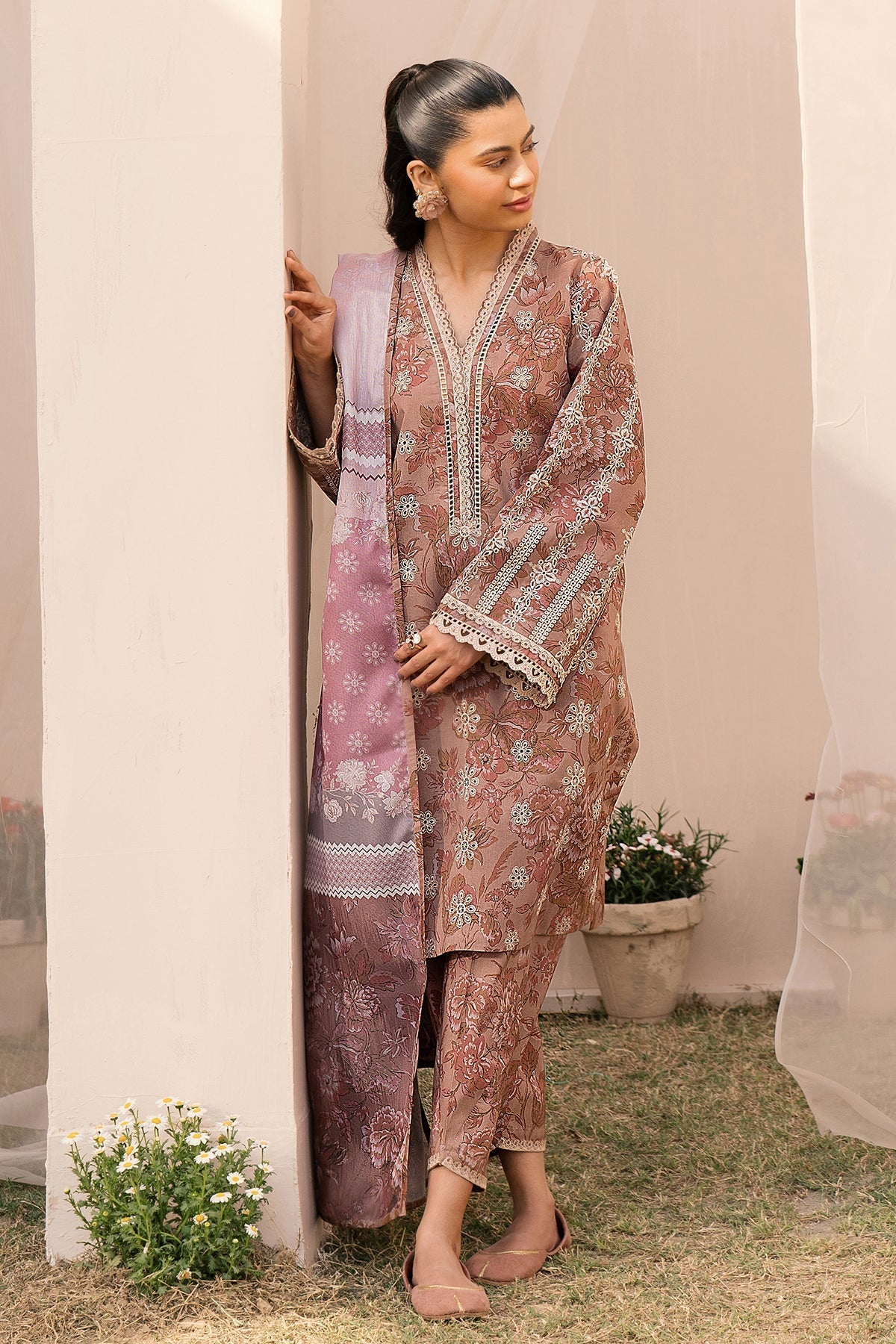 BAROQUE | EMBROIDERED PRINTED LAWN UF-602