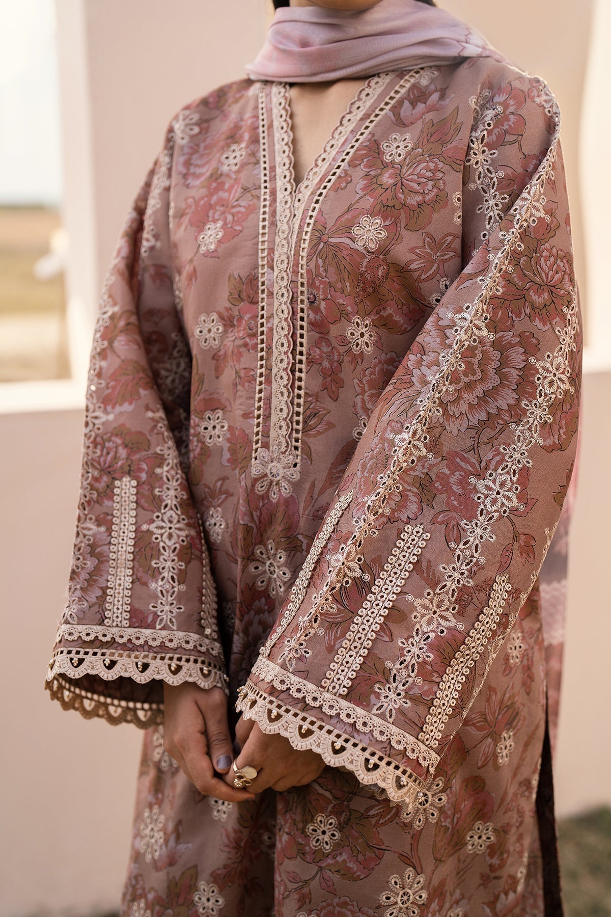 BAROQUE | EMBROIDERED PRINTED LAWN UF-602