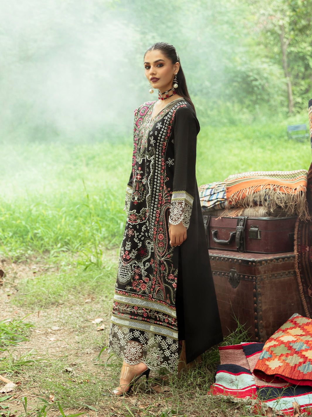 Mahnur | Hazel Winter Collection | Floralia